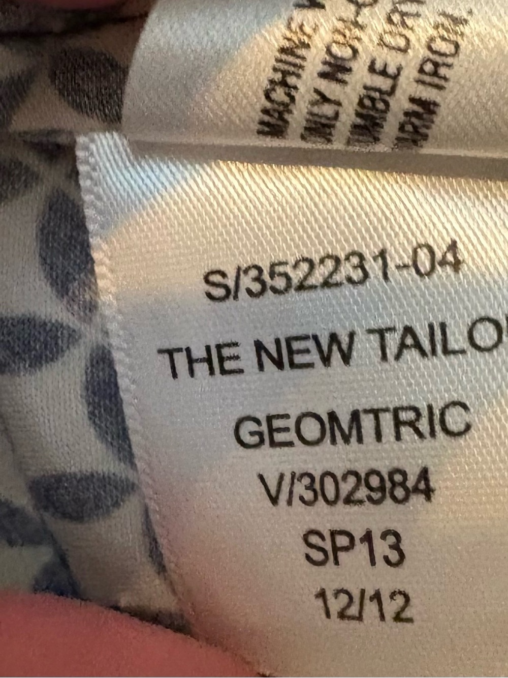 Gap The Tailored Shirt Navy Cream Geometric Button Down M - Picture 7 of 9